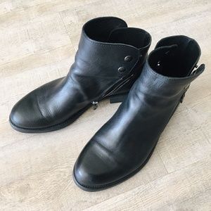ARNOLD CHURGIN Leather ankle boots